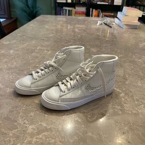 NWOT Nike Blazer Mid ‘77 Vintage
